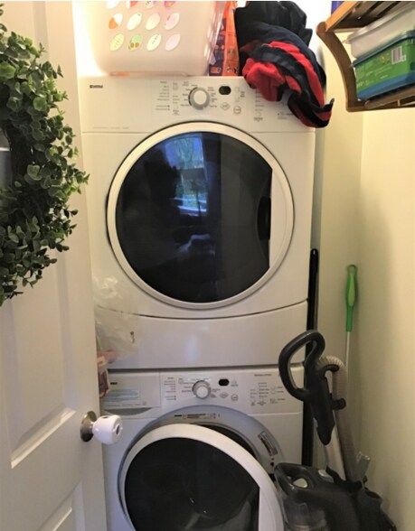 Building Photo - 60 Magnolia Ave