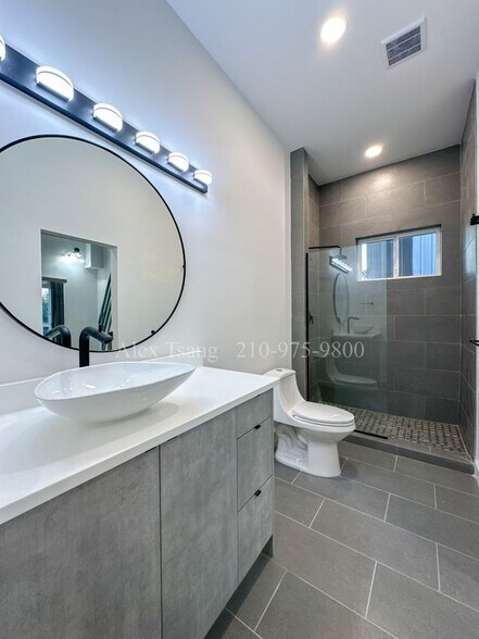 Building Photo - 316 Toledo St