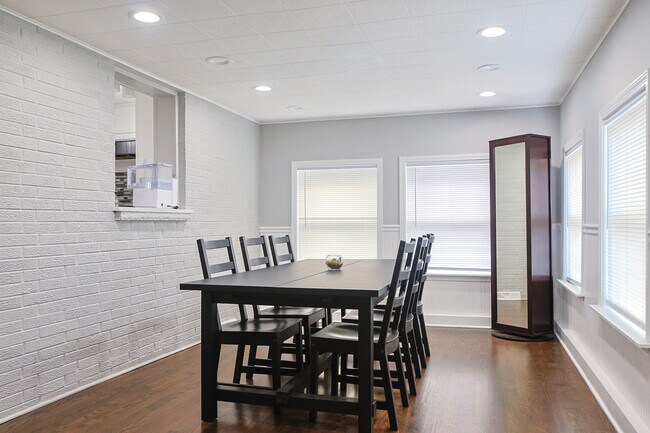 Building Photo - 227 N Butterfield Rd