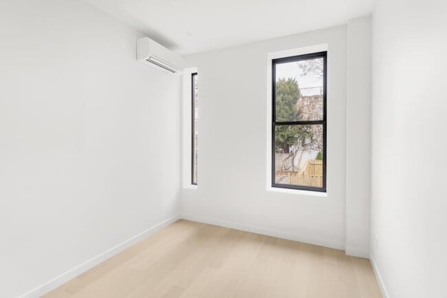 Building Photo - 2 bedroom in Brooklyn NY 11232