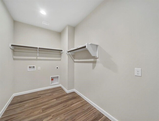 Building Photo - 27943 Parkside Creek Dr