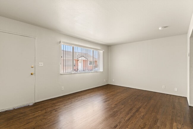 Building Photo - 1545 166th Ave
