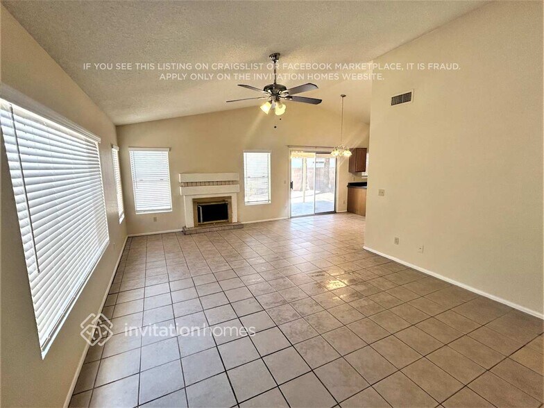 Building Photo - 10851 W Ruth Ave