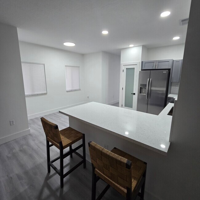Building Photo - 4276 NE 26th Ct