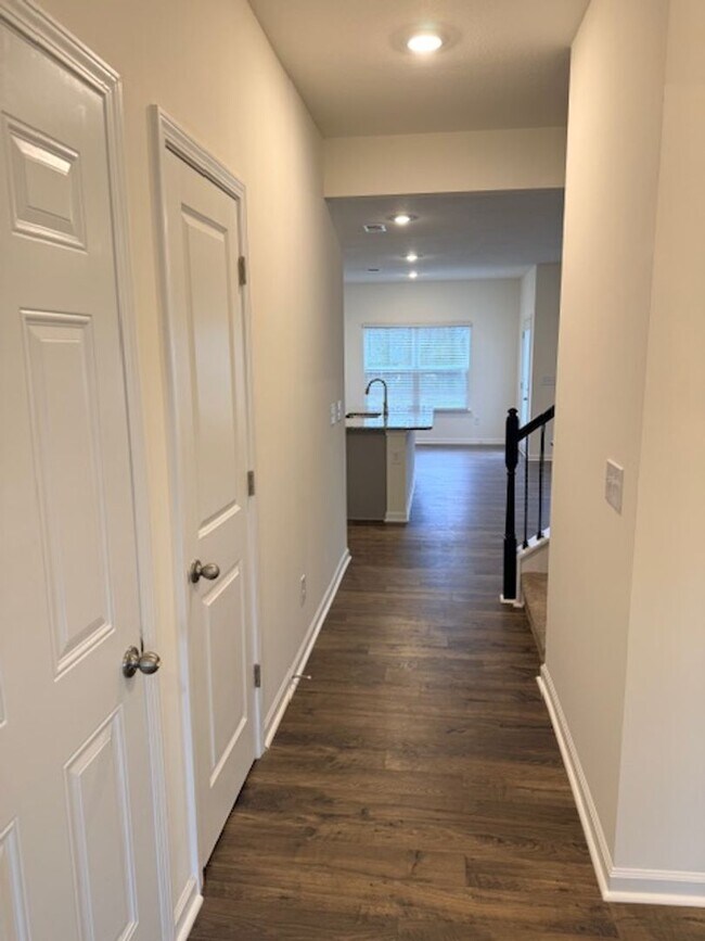 Building Photo - Maryville 37803 - Brand New Build in Maryville! 5 bedroom, 3.5 bath home - Contact Troy Adams (86...