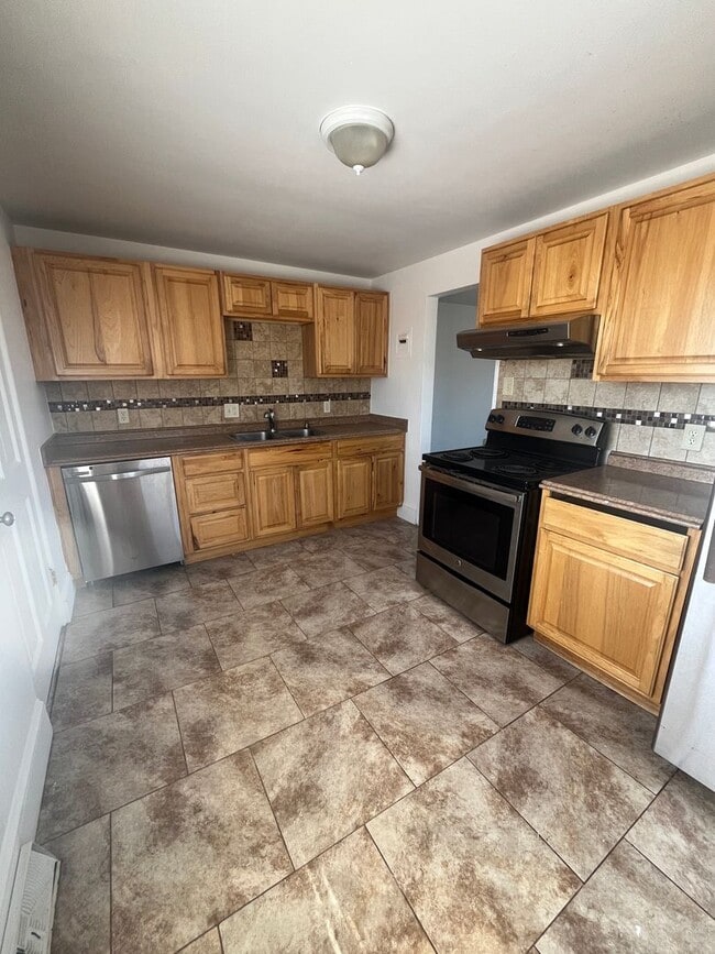 Building Photo - Great 2-Bedroom 1 Bathroom in Lakewood!