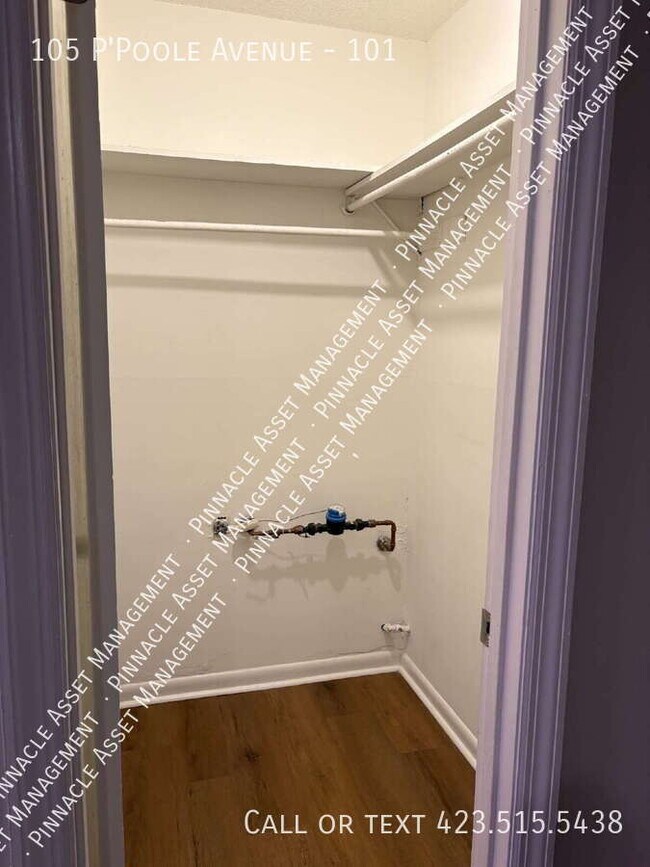 Building Photo - 105 P'Poole Ave