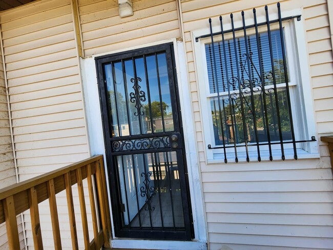 Building Photo - 7553 S Luella Ave
