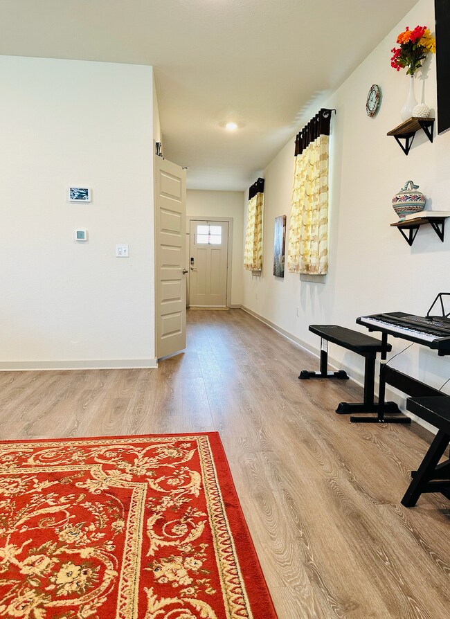 Building Photo - 141 Merrick Rd