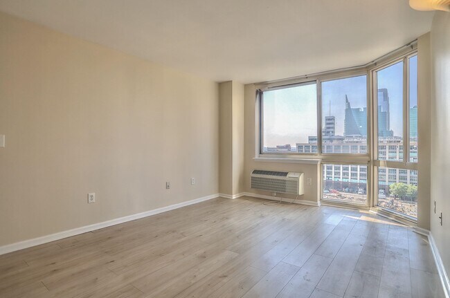 Building Photo - 20 2nd St
