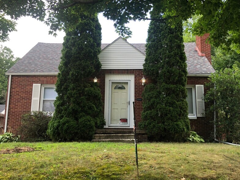 Primary Photo - 835 Chinook Ave