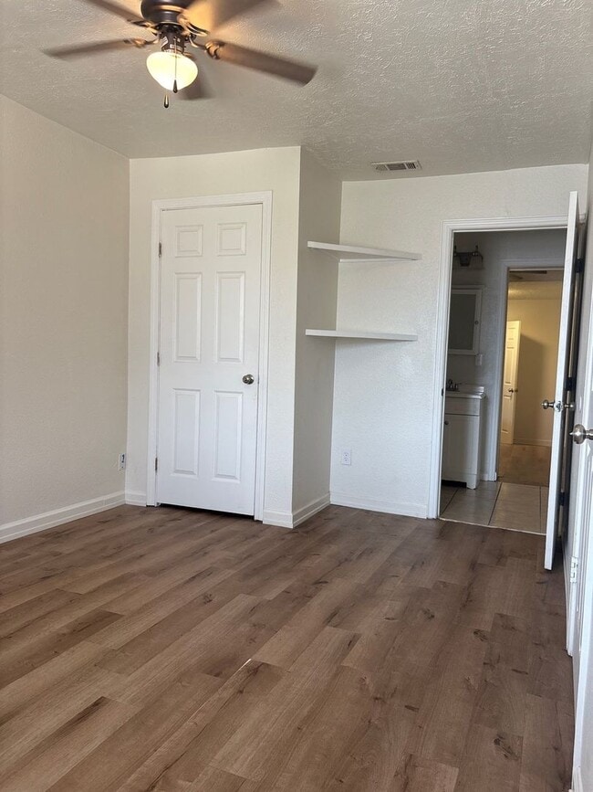 Building Photo - For Rent - Big Spring