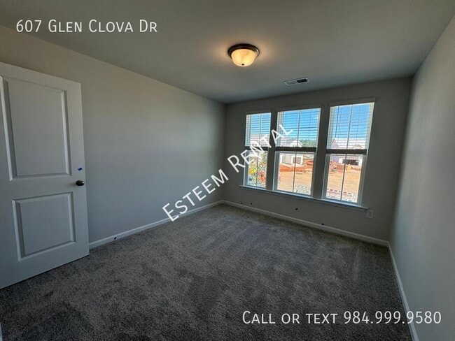 Building Photo - 607 Glen Clova Dr