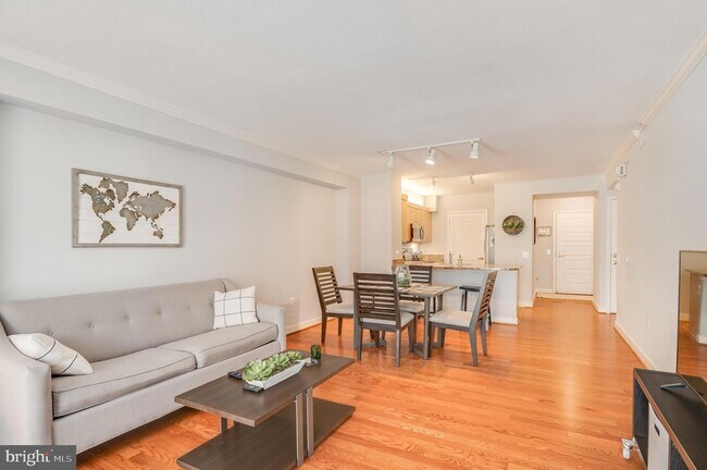 Building Photo - 616 E Street NW Unit 321