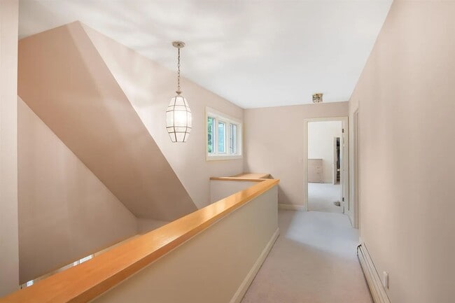Building Photo - 5BD/3BA Beautiful House in South Burlington