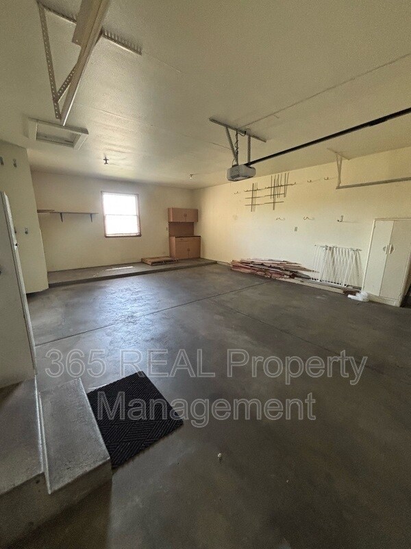 Building Photo - 5601 W 18th St
