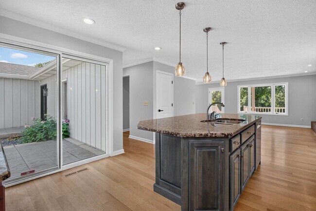 Building Photo - 4817 Torrey Pines Ct