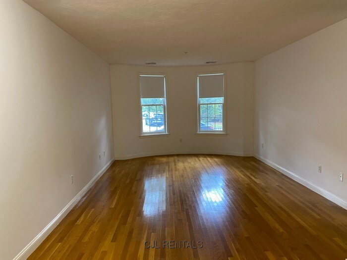 Building Photo - 20 Brooks Park