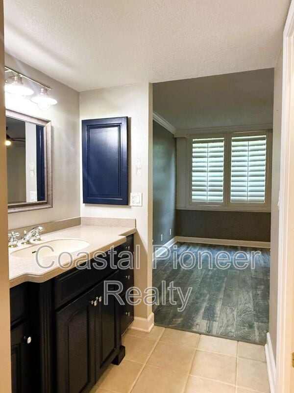 Building Photo - 2614 Cove Cay Dr
