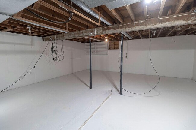 Building Photo - 100 W Leslie Ln