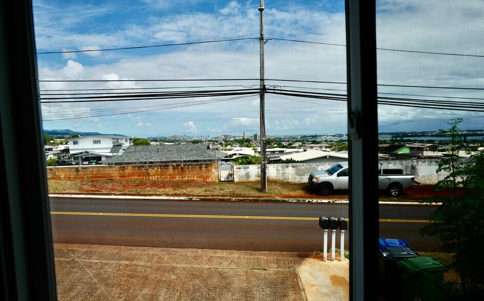 Building Photo - 1928 Waimano Home Rd