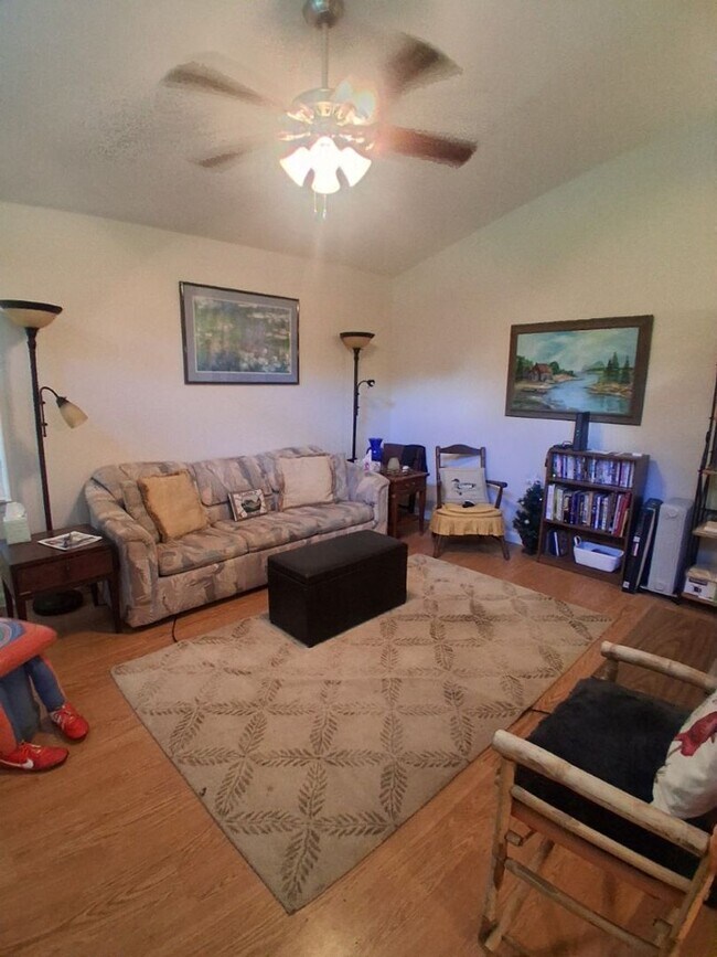 Building Photo - 289 Speedwell Acres Rd