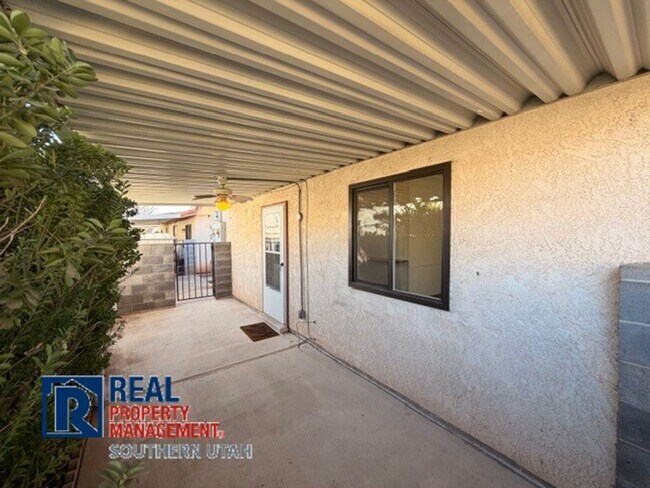 Building Photo - 2 bedroom downtown