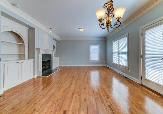 Building Photo - 4760 Bantry Way