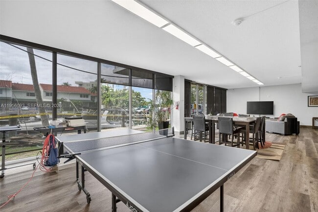 Building Photo - 16565 NE 26th Ave