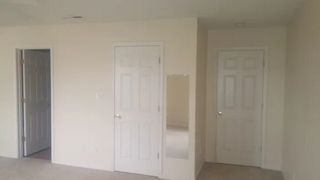Building Photo - 2425 Bluewood Way