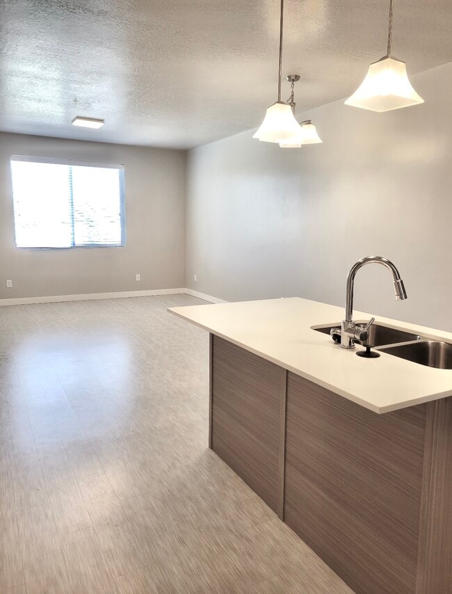 Building Photo - 1258 Grant Ave