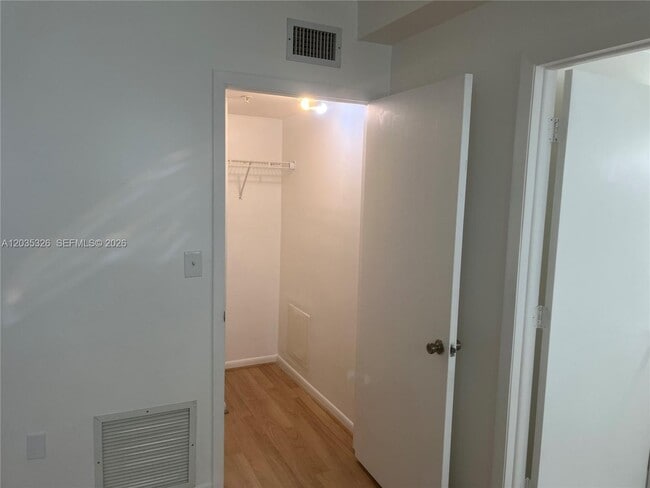 Building Photo - 1550 Drexel Ave