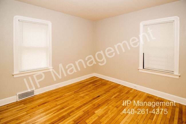 Building Photo - 340 E 197th St