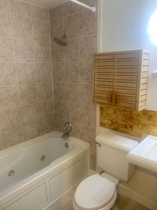 Building Photo - 4922 Plata St