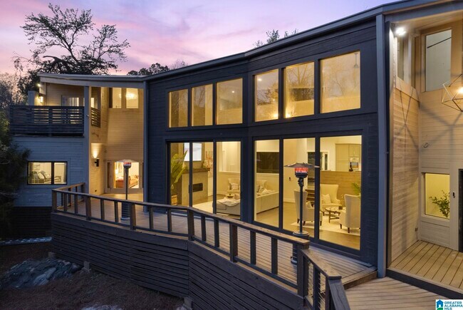 Building Photo - 412 Vesclub Pl