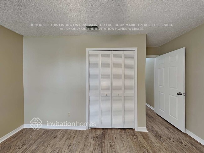 Building Photo - 2561 Alton Rd