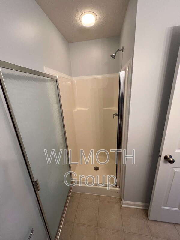 Building Photo - 9451 Glencroft Way