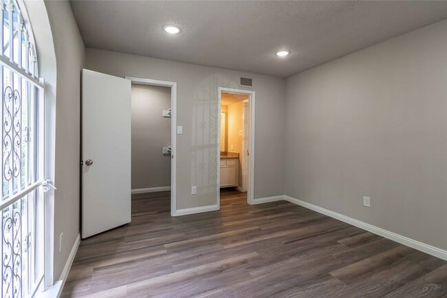 Building Photo - 7921 Cook Rd