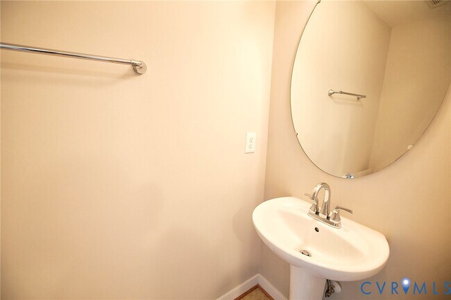 Building Photo - 315 Kingscote Ln