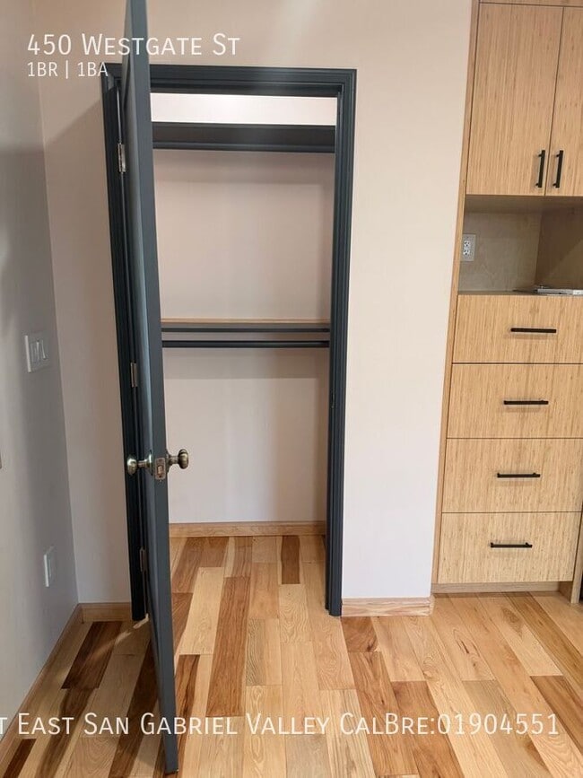 Building Photo - 450 Westgate St