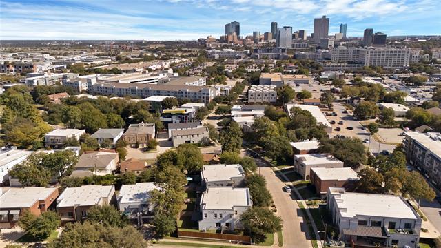 Building Photo - 2918 Merrimac St