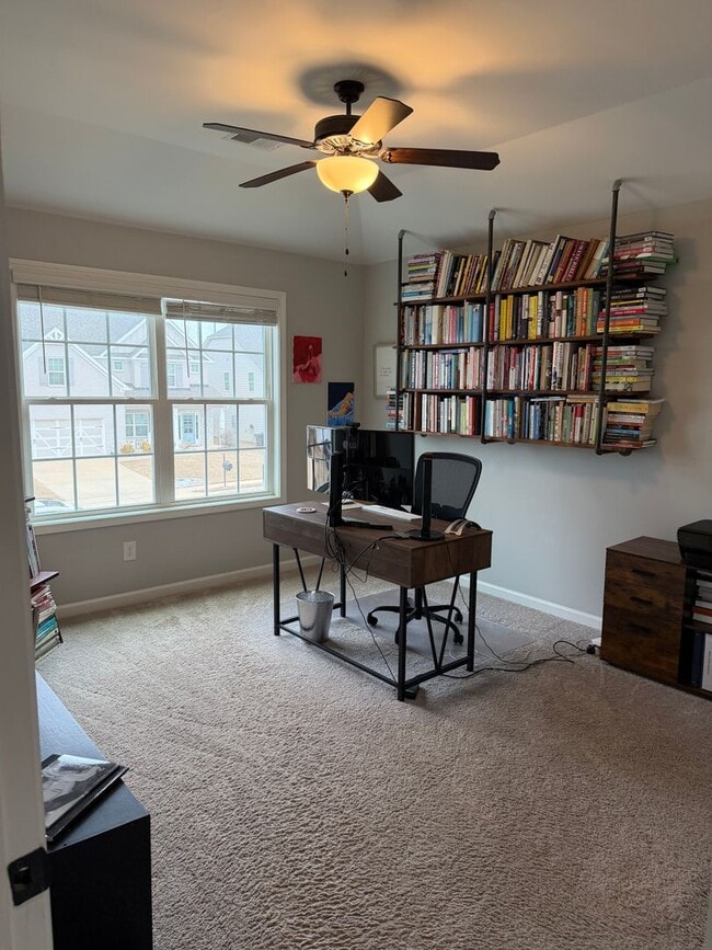 Building Photo - Wonderful Home in East Richland