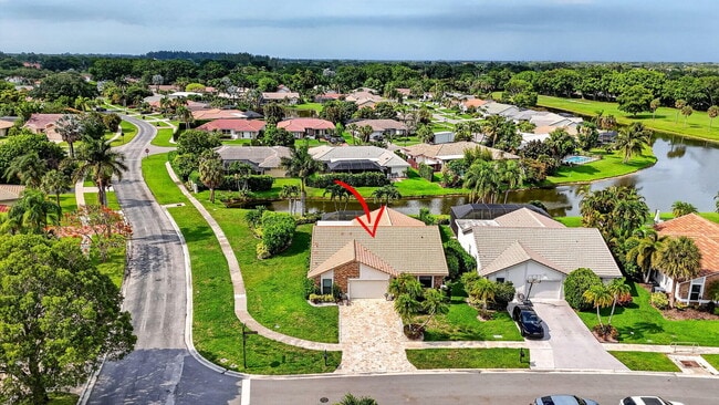 Building Photo - 10065 Camelback Ln