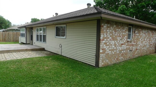 Building Photo - 14122 Bateau Dr