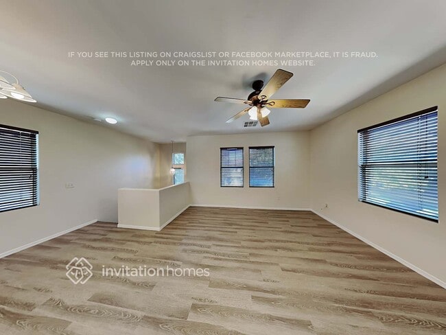 Building Photo - 1514 S Roadrunner Dr