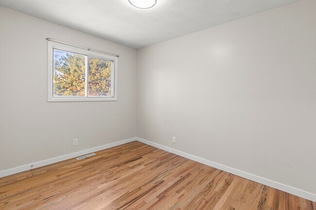 Bedroom #2 - 4622 Parkview Dr