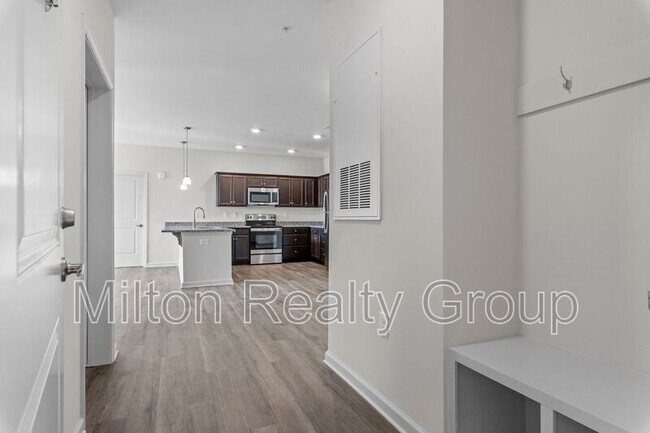 Building Photo - 120 Grove Cir