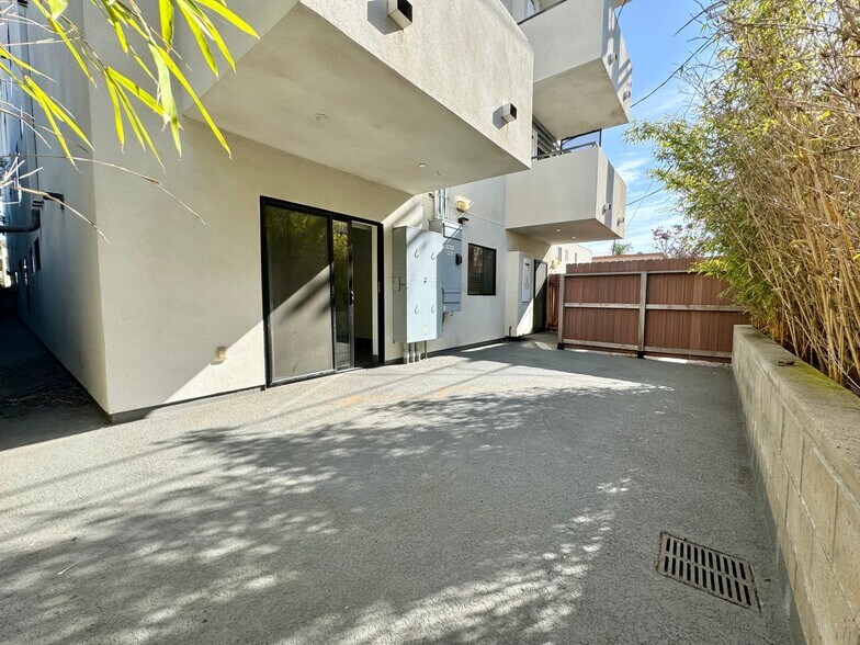 Building Photo - 3743 Midvale Ave