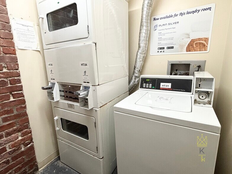 Building Photo - 96 Gainsborough St