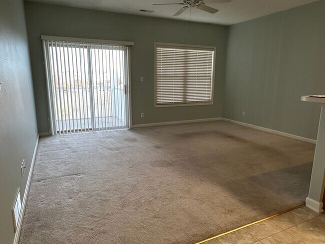 Building Photo - Spacious 3rd Floor Apartment in The Village of 5 Points – Lewes, DE
